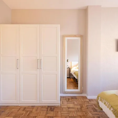 Apartament Clot Market