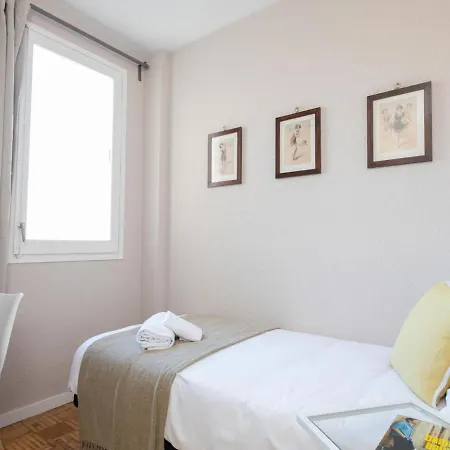 Apartament Clot Market